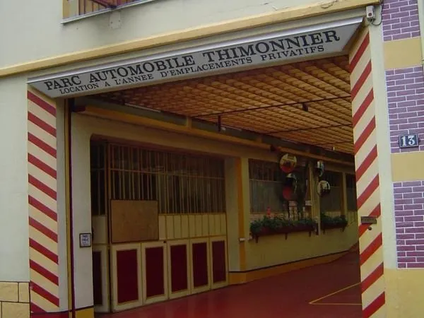 Box de stockage / garage moto