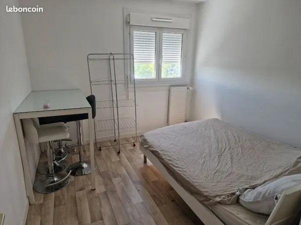 Chambre à loué dans habitation