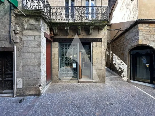 Local commercial Figeac 69 m2.