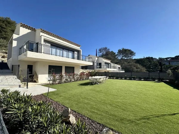 VILLA NEUVE livrée clé en main : Roquefort-La-Bédoule