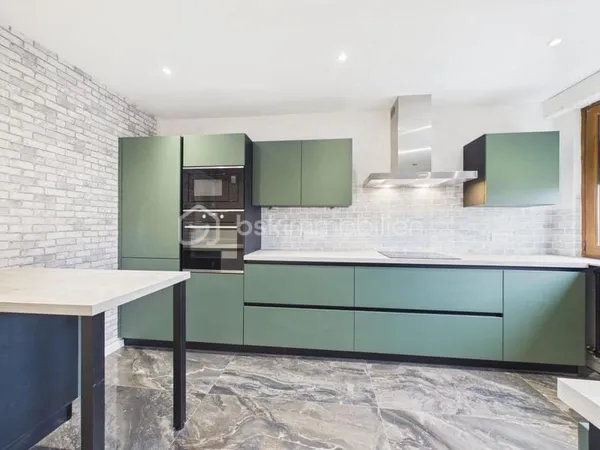 Duplex lumineux et confortable avec garage et caves