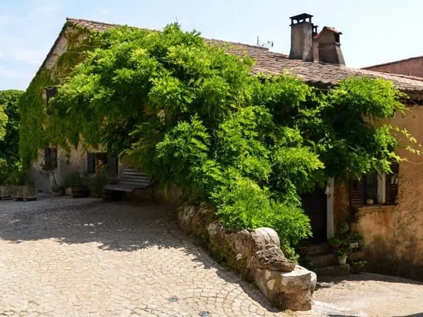 Superbe maison de village 3 chambres, cave et parking