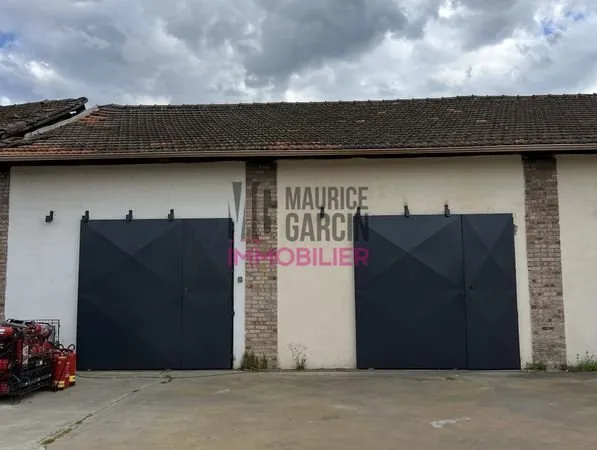 Parking/box 110 m² Bollène