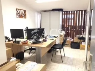 Local professionnel 95 m²