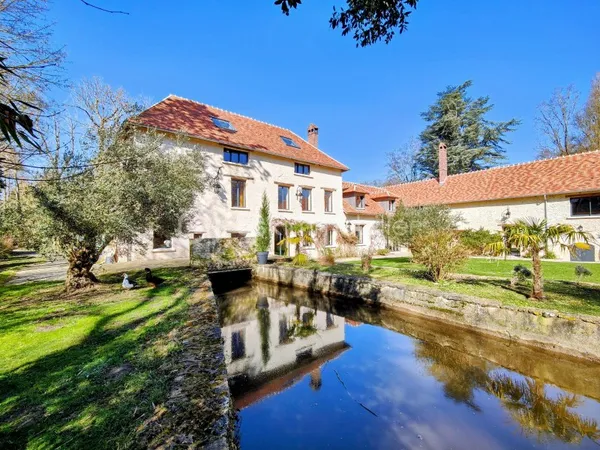 Maison 10 pièces 650 m²