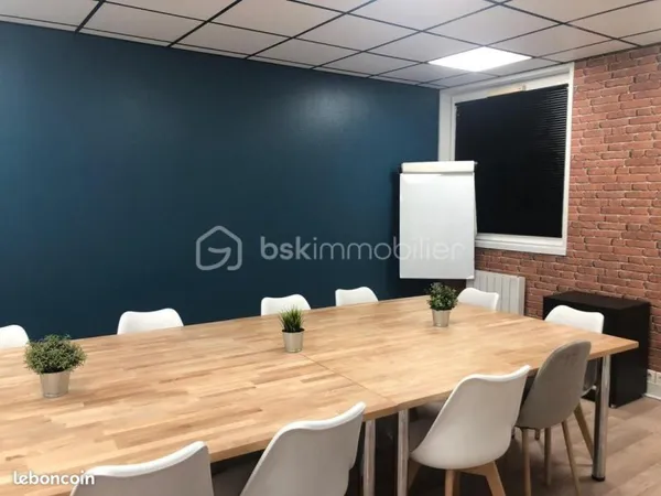 Bureau 65 m²