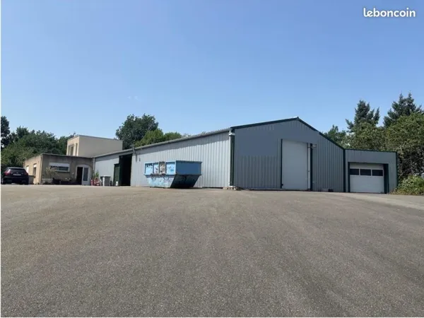 Local d'activité 612 m²