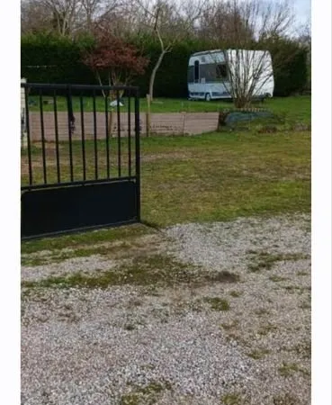 Terrain de loisirs avec chalet 53000