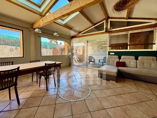 GRANDE MAISON FAMILIALE - STUDIO ATTENANT - GARAGE