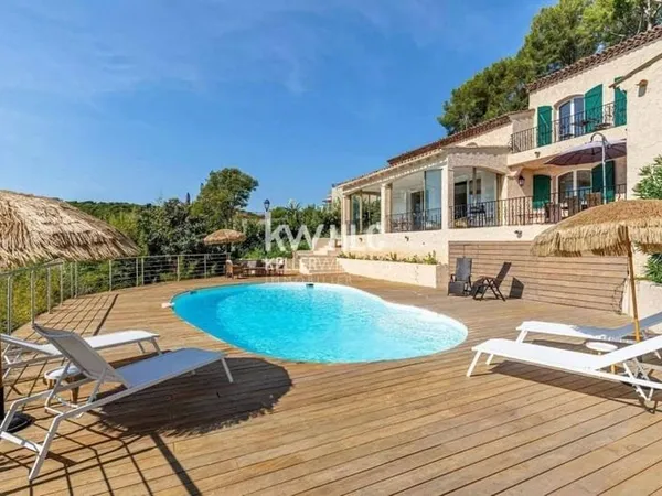 Villa 5 pièces 295 m²