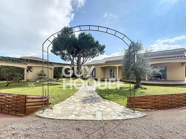 Propriété coup de coeur : Villa + 2 dépendances sur 4400 m² ? Idéal location ou Famille nombreuse