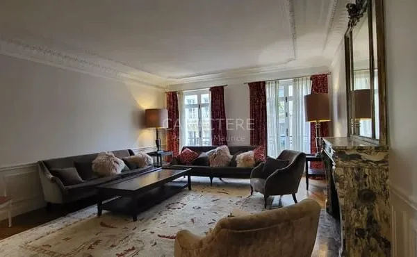 Appartement 4 pièces - Paris 8 - Champs Elysées