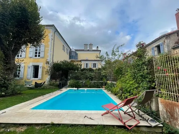 Maison 16 pièces 620 m²