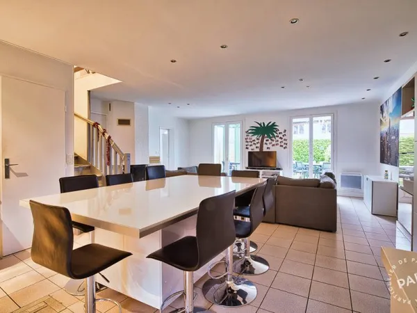 Maison 8 pièces 200 m²