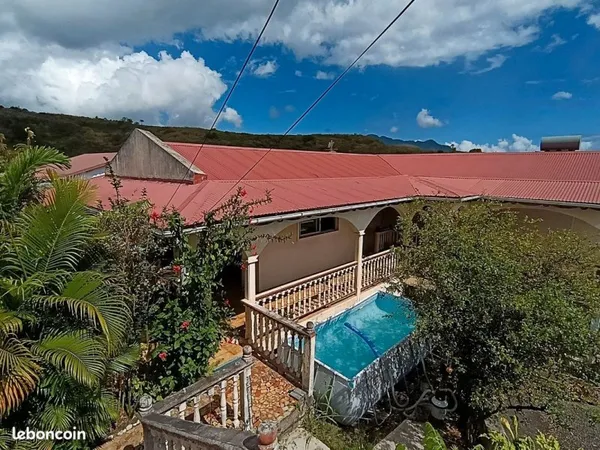 VILLA 225m² vue mer - Baillif
