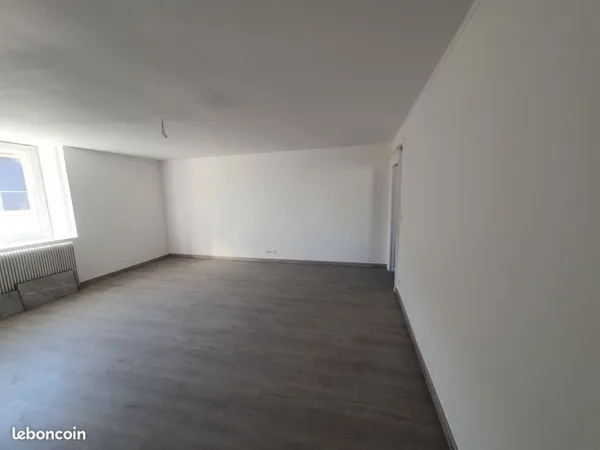 Appartement Location Arc-lès-Gray 3p 83m² 500€