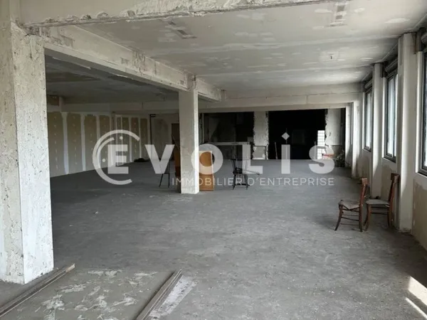 Bureaux - A LOUER - 265 m² non divisibles