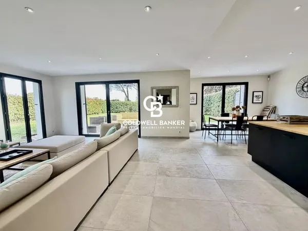 Villa contemporaine à quelques pas de la plage
