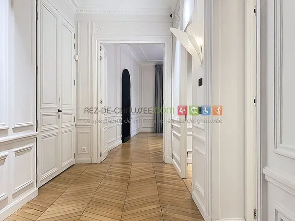 LOCAL PROFESSIONNEL DE STANDING SECTEUR FOCH/VICTOR HUGO