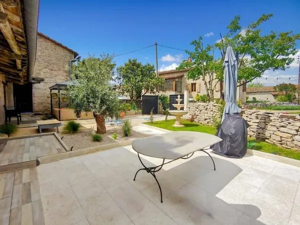 Maison 3 pièces 280 m²