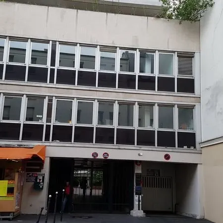 Grand Parking 80 rue de la Roquette (premier sous-sol)