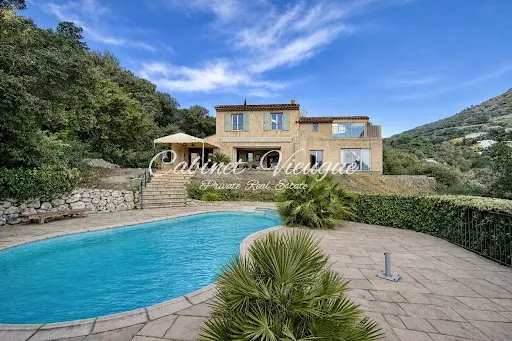 Villa 6 pièces 190 m²