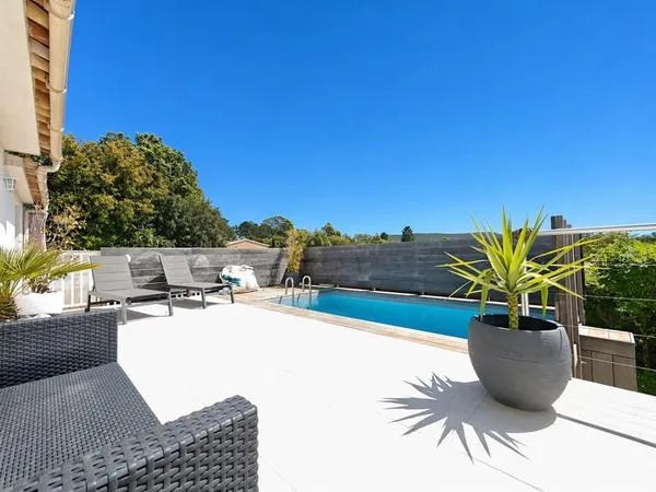 AGRÉABLE VILLA T3 DE 80M2 AVEC PISCINE VUE MAQUIS ET STUDIO