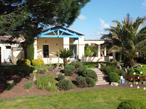 Maison de plain-pied 7 pièces 164 m²