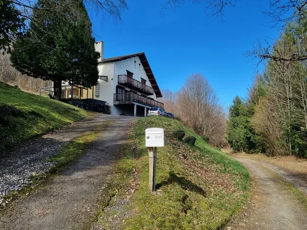 Albussac- Beynat -Grande maison sur 3000 m2 terrain