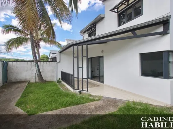 A VENDRE - VILLA DE TYPE T4 DE 100.54 m2 ENVIRON - SAINT-PI