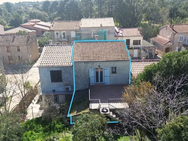 AU COEUR DE Ste LUCIE DE PORTO-VECCHIO TRÈS AGRÉABLE MAISON D