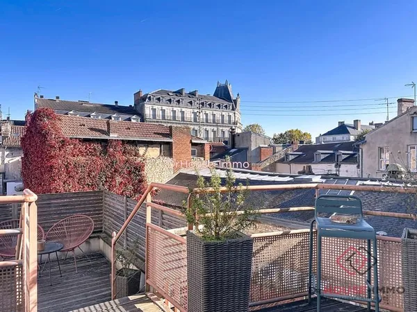 Appartement en duplex de 160 m2 sur place prisée de Périgueux - Place André Maurois