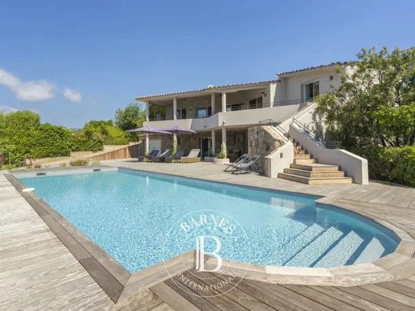 Arasu, villa 6 chambres, piscine, vue mer
