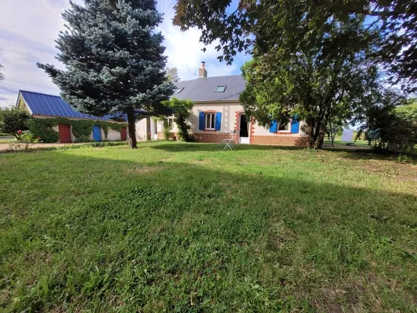 À VENDRE FERMETTE PLEINE DE CHARME À PRÉCIGNÉ, 'Un havre d