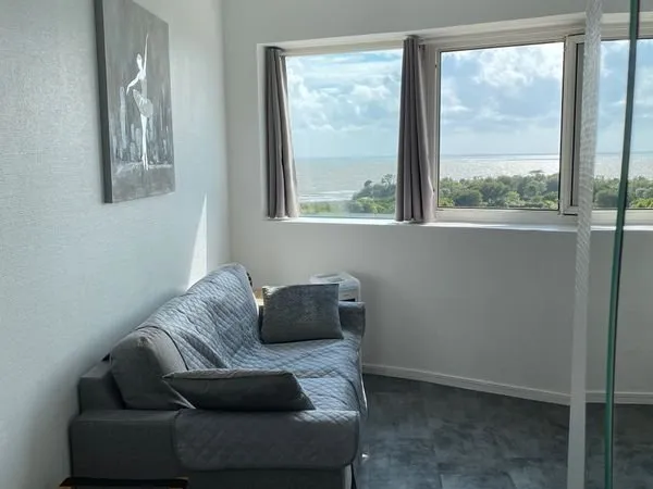 LOCATION AVEC TERRASSE VUE MER - Appartement refait à neuf - Les Minimes