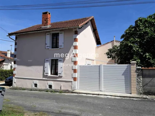 JOLIE MAISON RESTAUREE PROCHE AULNAY-DE-SAINTONGE