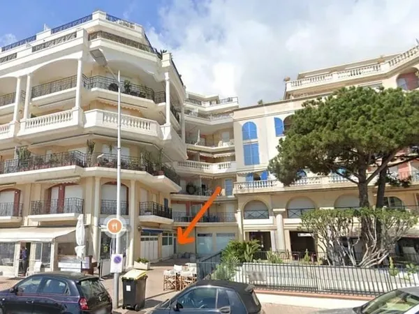 A LOUER : Local commercial 75 m² - Bord de mer de Menton