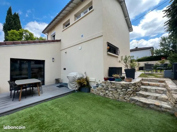Maison T5 meublé de 121 m²