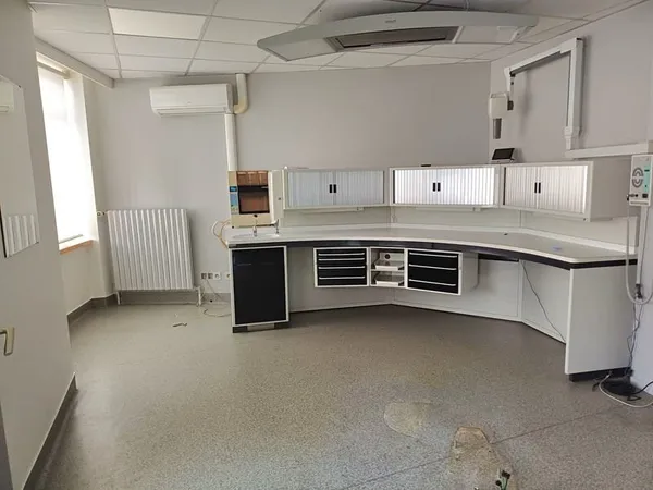 Local commercial en plein centre de Tence