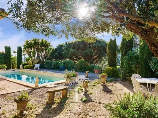 SAINTE MAXIME - GOLF - VILLA PROVENÇALE - 3 CHAMBRES -PISCINE
