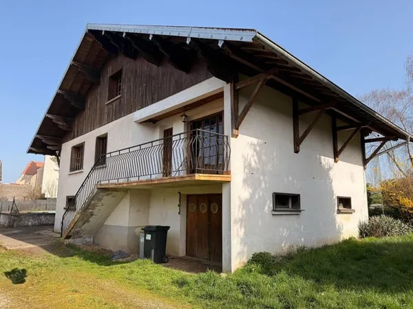 Maison de 1967 de 111 m2 sur sous-sol, 3 chambres et jardin