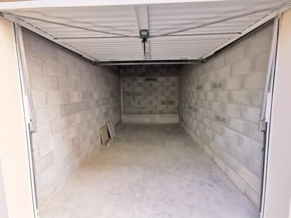 LE PONTET - GARAGE