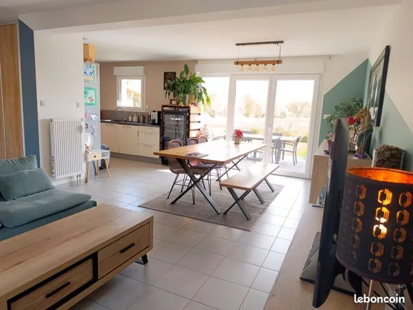 Belle maison fonctionnelle de 2014 avec très belle vue dégagée sur les champs sans vis à vis