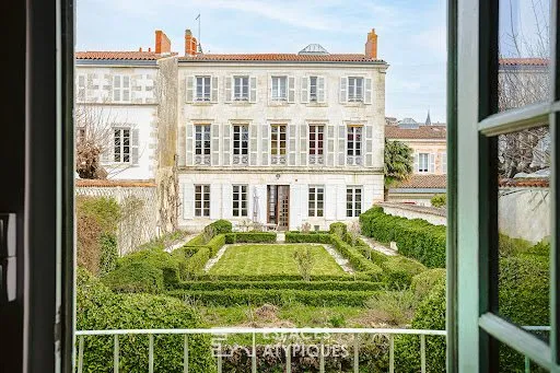 Maison 13 pièces 460 m²