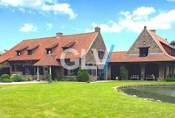 Maison 8 pièces 513 m²