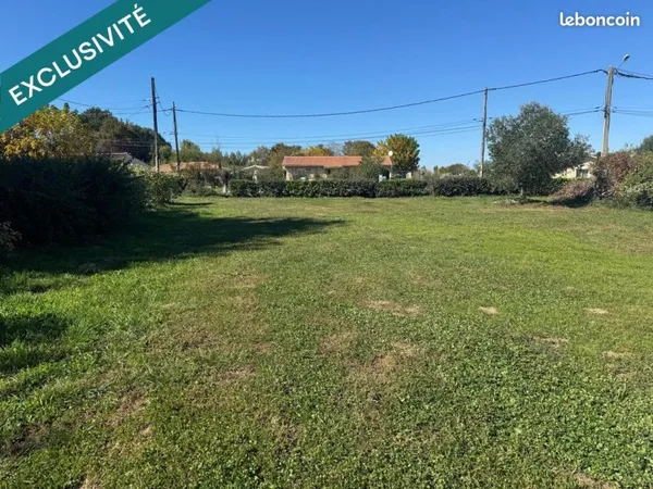 Terrain 448 m² LA LANDE-DE-FRONSAC