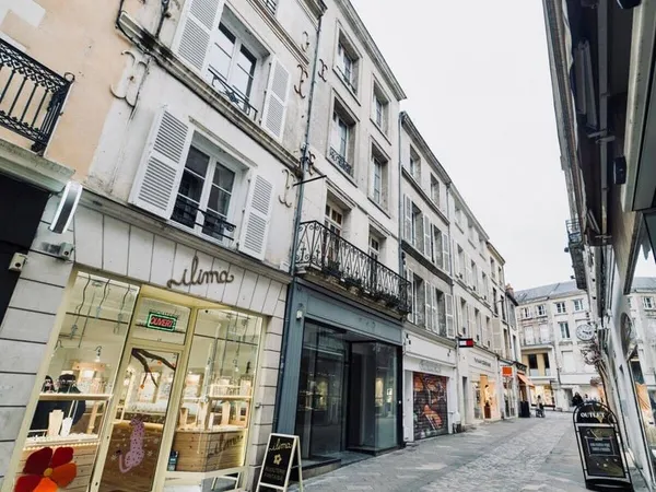 Boutique 2 pièces 190 m²