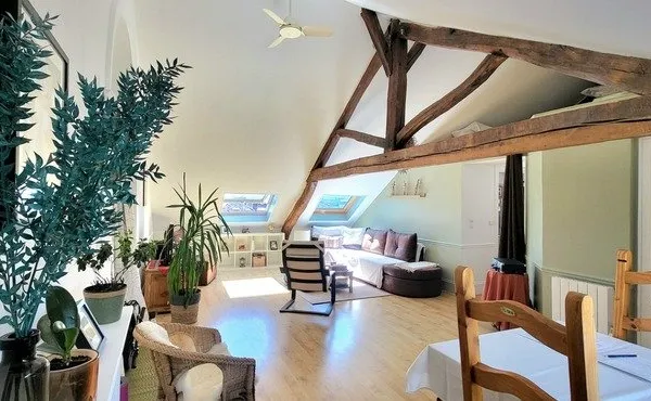 Rouen Préfecture : Bel Appt rénové "toit cathédrale" de 86 m² au 3e et dernier Etage ... 233 K€ FAI