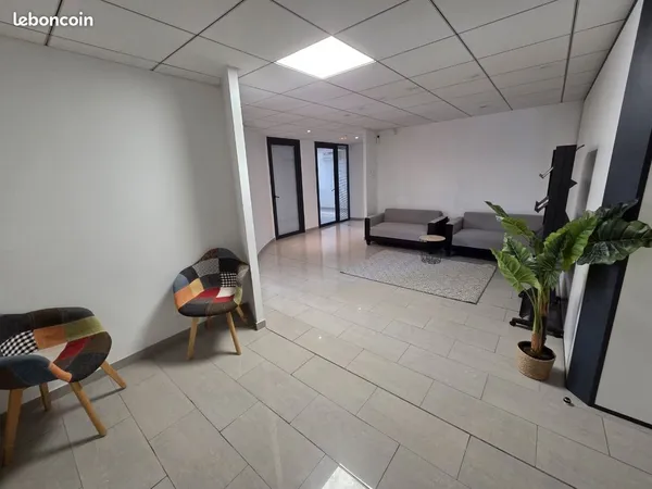 Bureau à louer - espace pluriprofessionnel