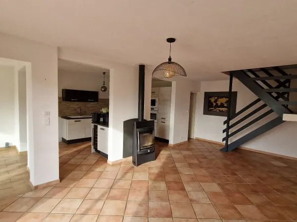 A vendre ! Maison de type 4 de 83m2 avec garage et jardin